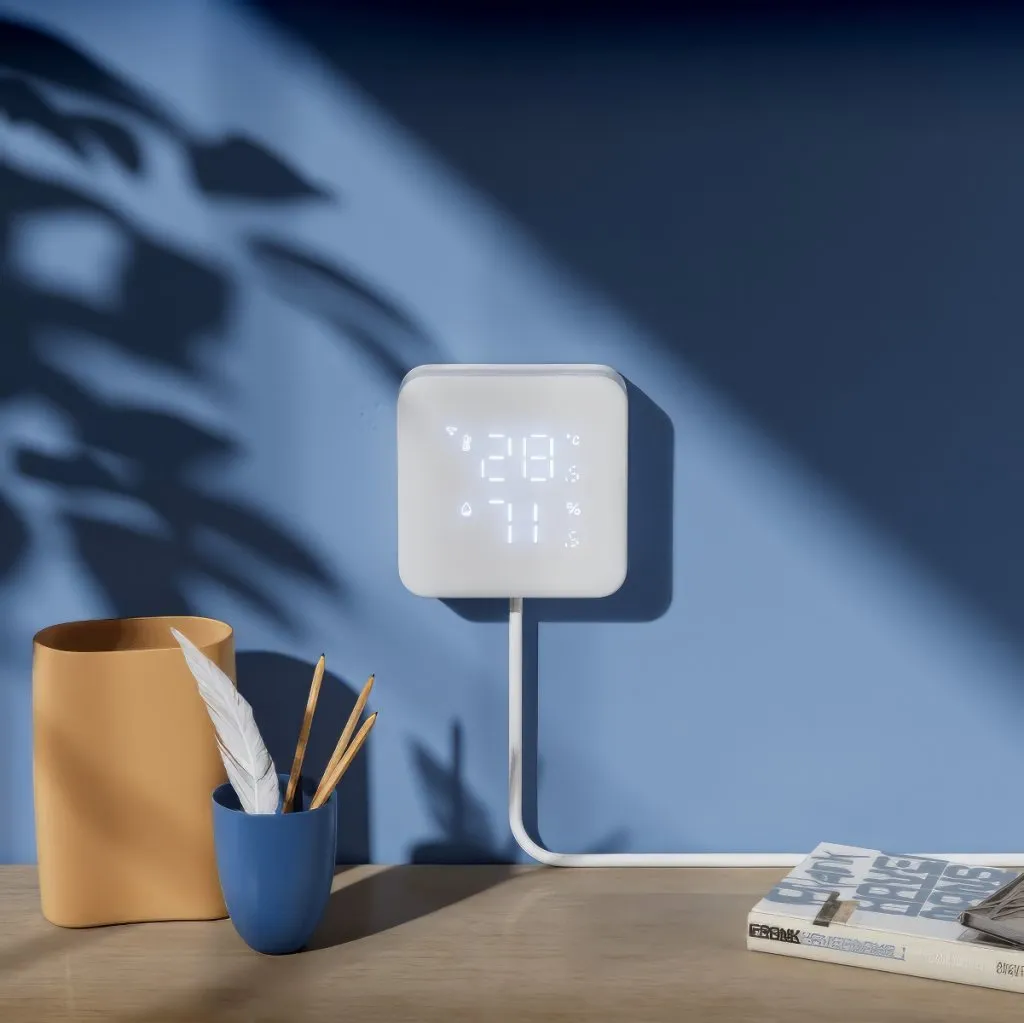 Woox Smart IR-fjärrkontroll med temperatur- och fuktighetssensor, wifi och kompatibilitet med Amazon Alexa och Google Home.