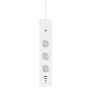 WOOX smart grenuttak med tre stikkontakter og fire USB-porter, i hvitt