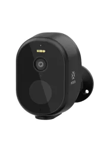 WOOX smart trådlös säkerhetskamera för utomhusbruk med objektiv och monteringsfäste på vit bakgrund