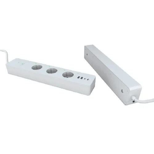 WOOX R6132 smart grenuttak med tre stikkontakter, USB-porter og fastmontert strømkabel, hvit